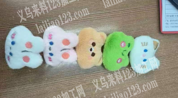 一个月50万个左右，毛绒公仔订单，