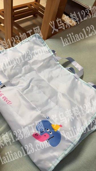 找做如图挂袋的箱包工厂，找工厂做货，能做