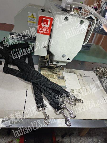 宠物车载绳汽车带狗狗牵引绳扣小中大型狗车载带宠物安全绳