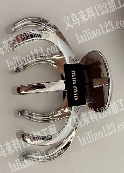 寻找生产如图爆款抓夹的工厂，请联系详谈，