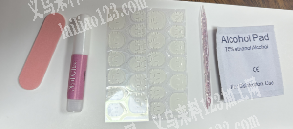 大量订单，美甲五件套订单，如图，寻找厂家
