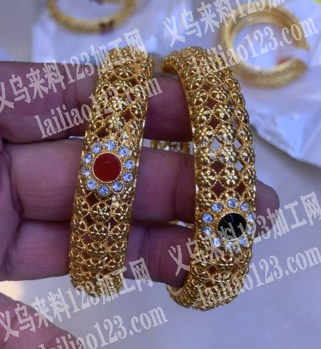 合金饰品订单，如图，寻找压铸的工厂合作，