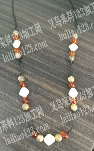 《发义乌本地做》项链穿珠子打结的手工活外