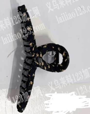 抓夹上面缠绕布条的手工活外发加工，寻找会