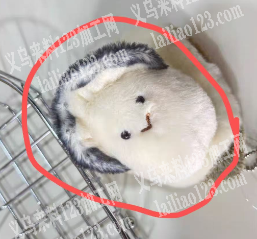 寻找专业做毛绒小玩具的工厂，请联系详谈。