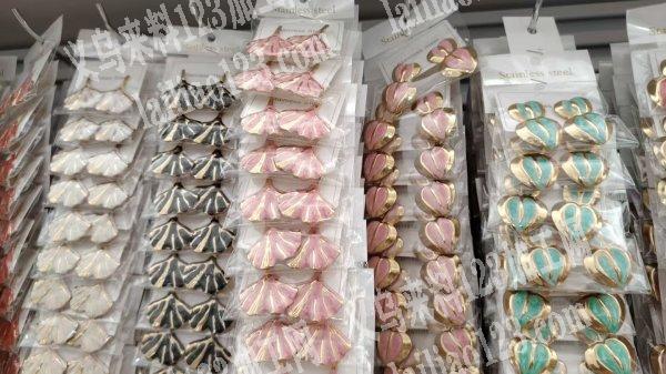 大量饰品处理，如图，微信详谈