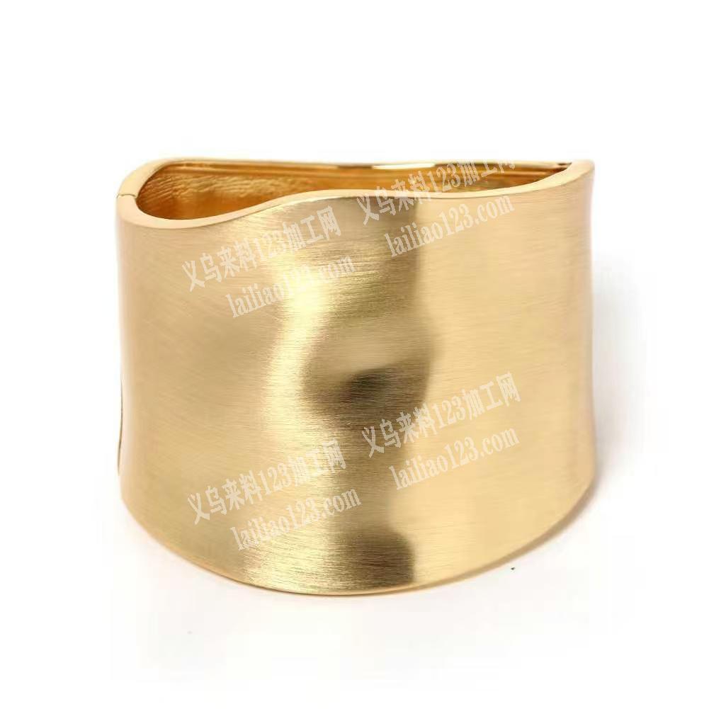 合金夸张大手镯订单，成品订单，如图，寻找