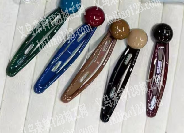 喷亮漆。寻找喷漆的加工厂，如图，发夹上面