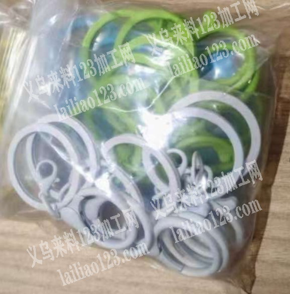 金属钥匙扣。，看图，有订单，寻找厂家，请