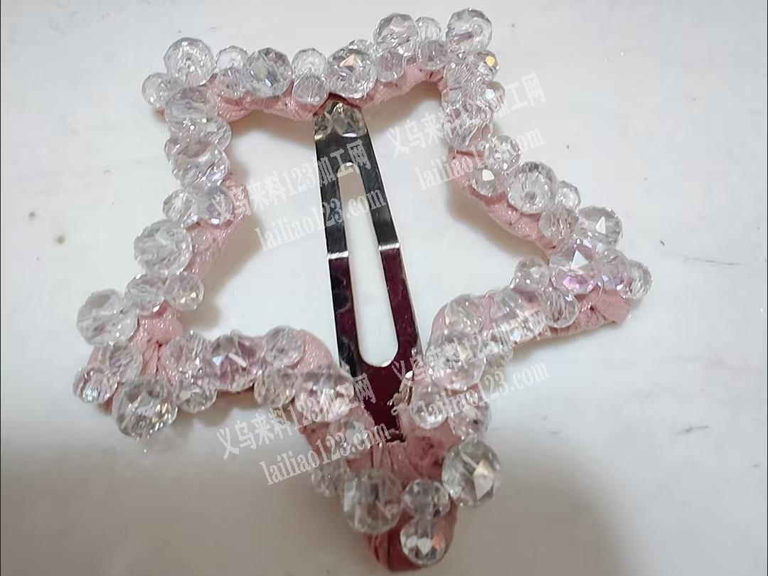 大量手工穿珠缠绕发夹的手工活外发加工，寻