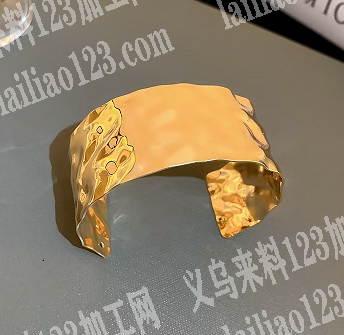 寻找专业做手镯的工厂合作，如图几款铁手镯