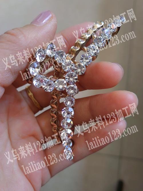 本厂承接，发夹，配饰，项链，手镯，穿戴美甲，十字绣，粘钻有意