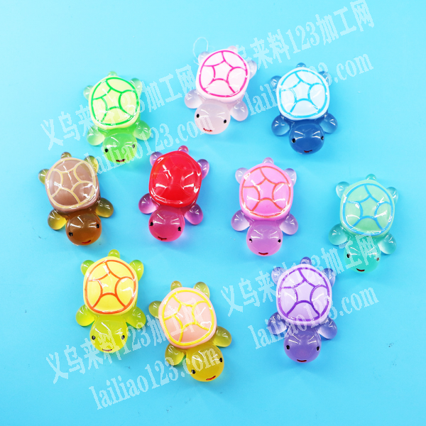 采购小乌龟，如图。4.5CM夜光的谁有微