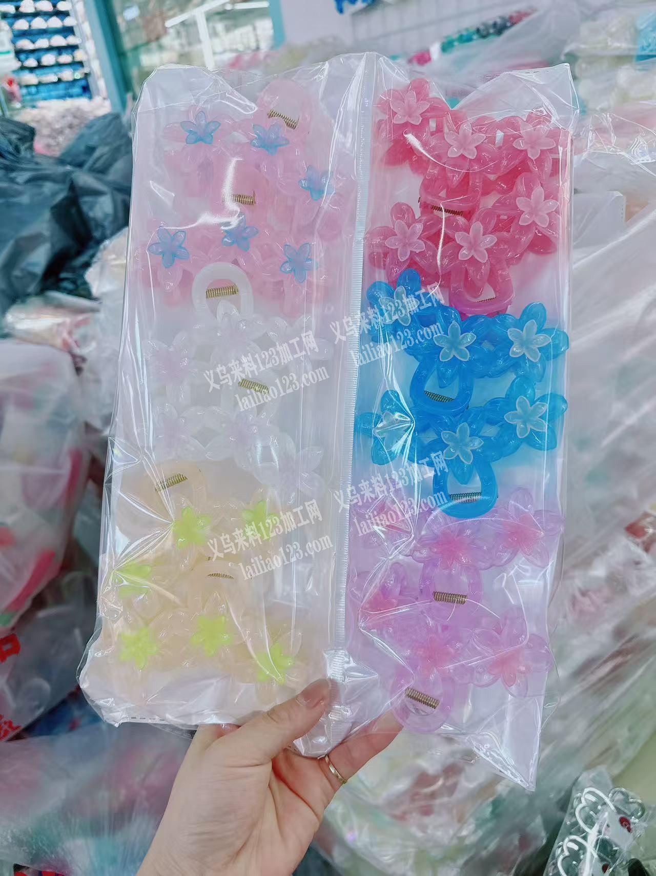 粘配件粘胶的手工活，如图，寻找东阳附近燕