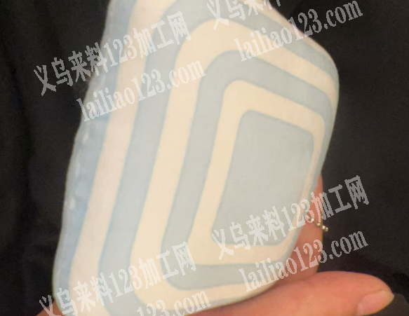小挂件车缝外发加工。如图。寻找车缝的平车