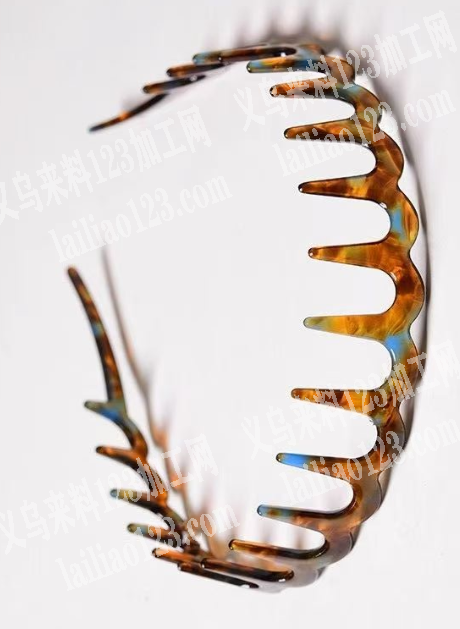 寻找生产这个醋酸发箍毛胚的工厂，请联系详