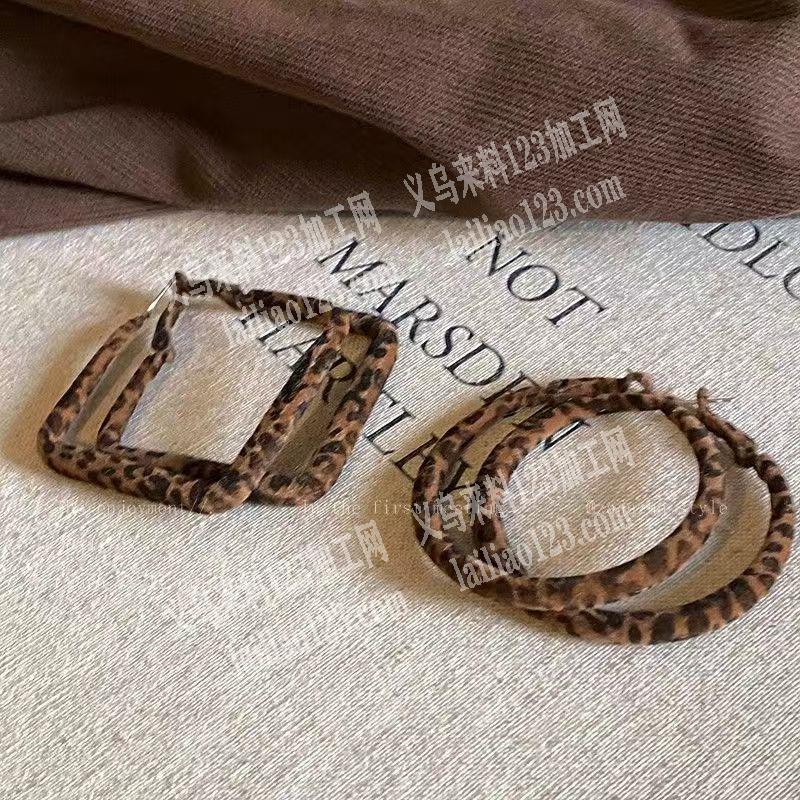 耳环植绒外发加工，。寻找植绒的加工厂，请