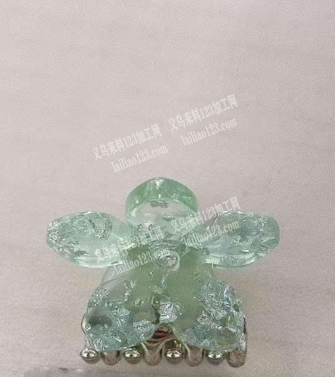 请有做照片上小抓夹的加工厂，请跟我连络，