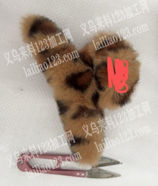 毛绒抓夹粘胶的手工活外发加工，，寻找会做