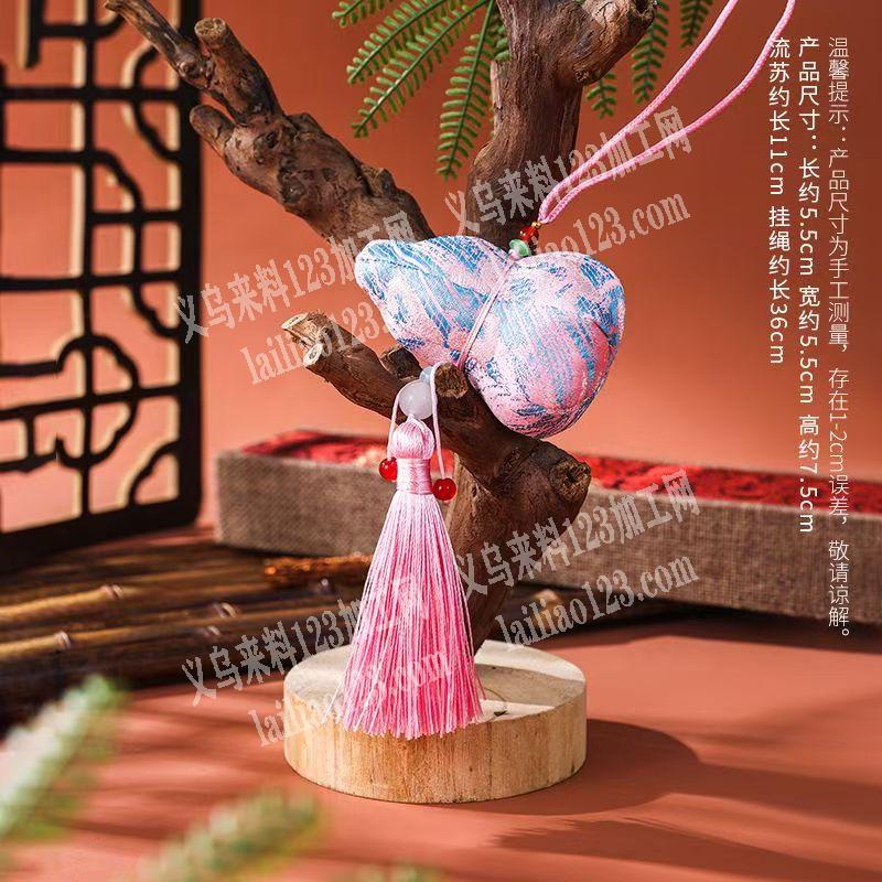 老板委托寻找：长期布艺香囊包外发加工《手