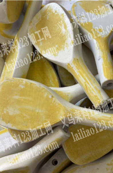 塑料吊磨和打磨外发加工，寻找加工厂，有意