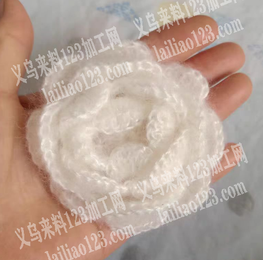 毛线花钩针编织的手工活外发。如图。寻找会