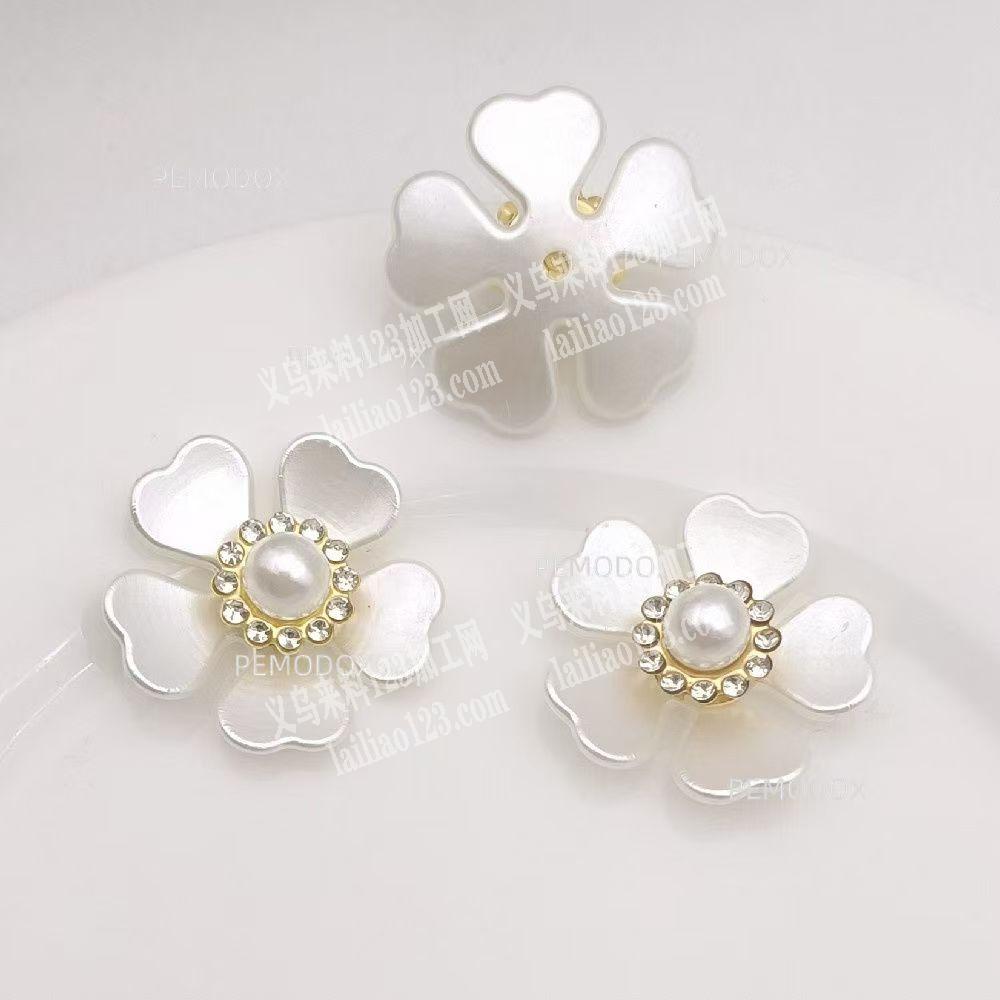 花朵上面点配件，粘配件外发加工，寻找加工