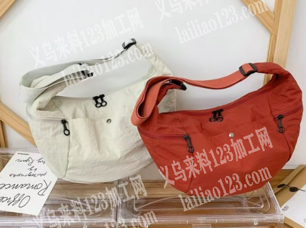 女生挎包订单，如图，寻找箱包工厂。这个是