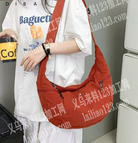 女生挎包订单，如图，寻找箱包工厂。这个是