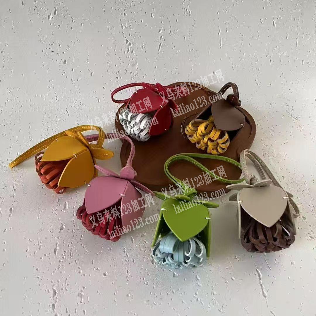 大量皮革挂件订单，如图，寻找专业做这个皮