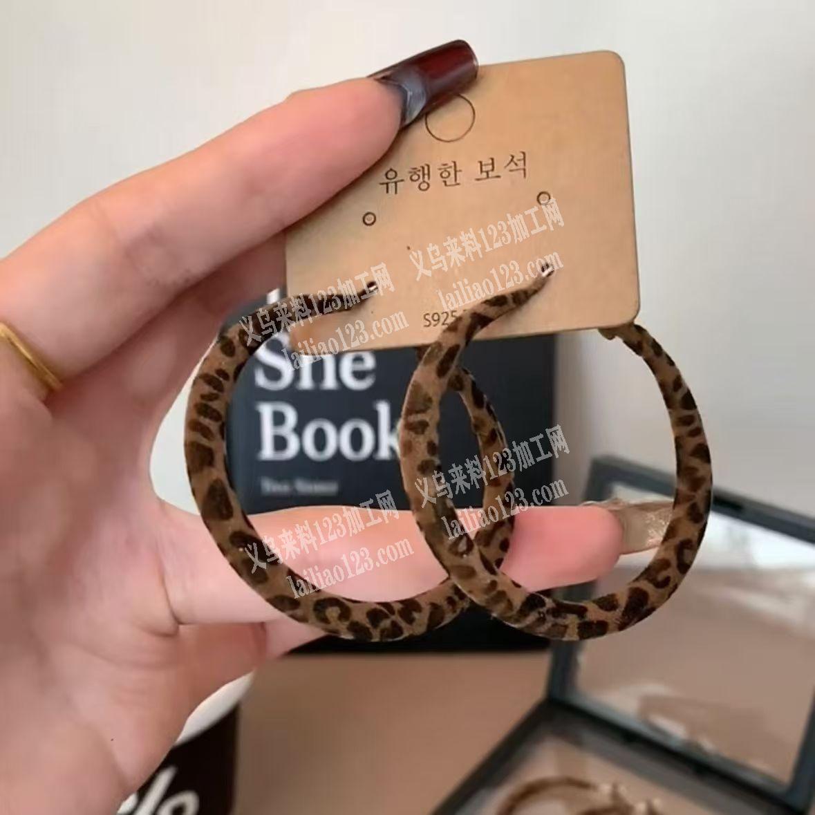 耳环上面印花外发加工，寻找印花的，移印的