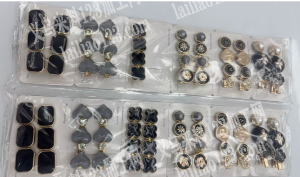 上卡包装的手工活外发加工，如图配件包装的