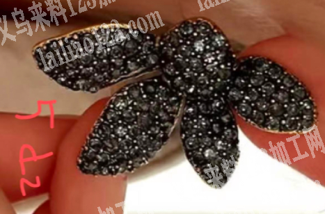 采购如图耳环，找厂家，是爆款