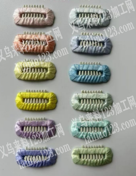 宠物发夹绕布条的手工活外发。如图。寻找会