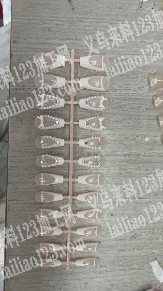 承接各种美甲点钻 装盒吊卡