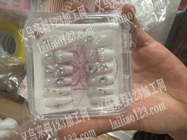 承接各种美甲点钻 装盒吊卡