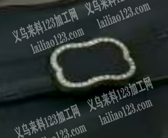 寻找这个鞋扣供应商，请联系详谈；、