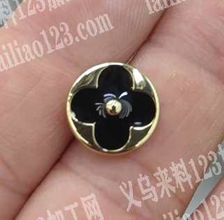 合金小饰品订单，如图，寻找工厂，请联系详