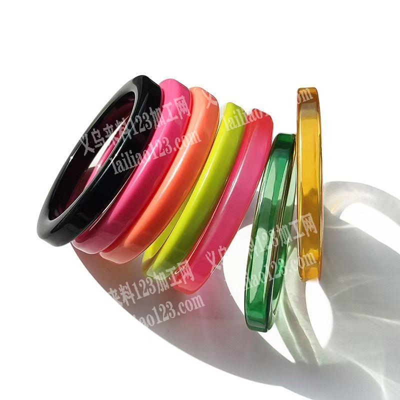 这种手镯有订单，许多亚克力材质手镯的源头