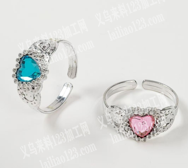 大量儿童塑料的手镯订单，如图，寻找手镯工