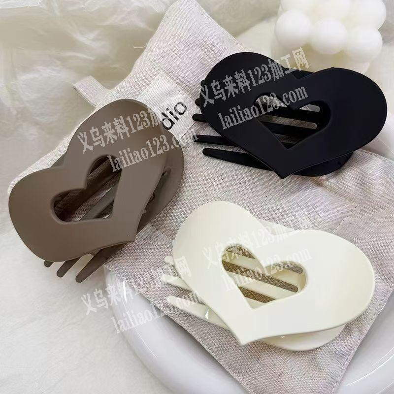 爆款发夹订单，塑料的，如图，寻找工厂，请