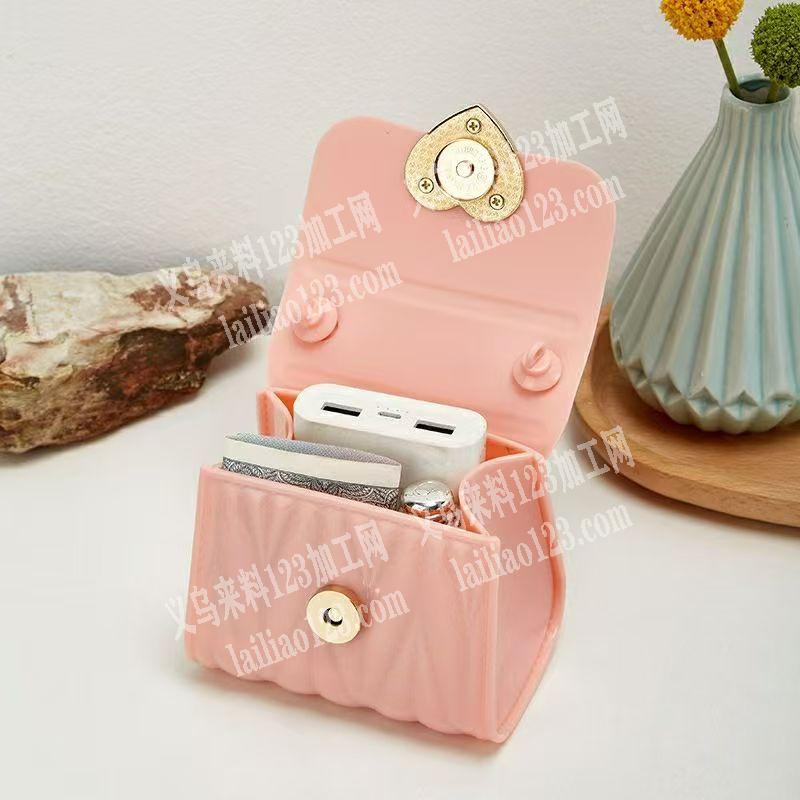 商贸城有PVC硅胶包箱包订单。寻找PVC