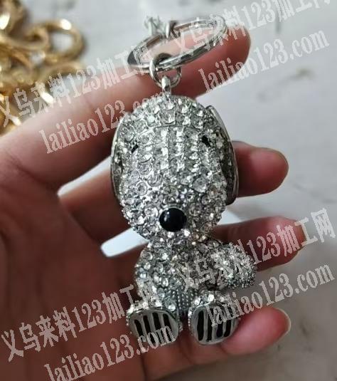 帮我发布寻找钥匙扣挂件点钻的加工厂，点钻