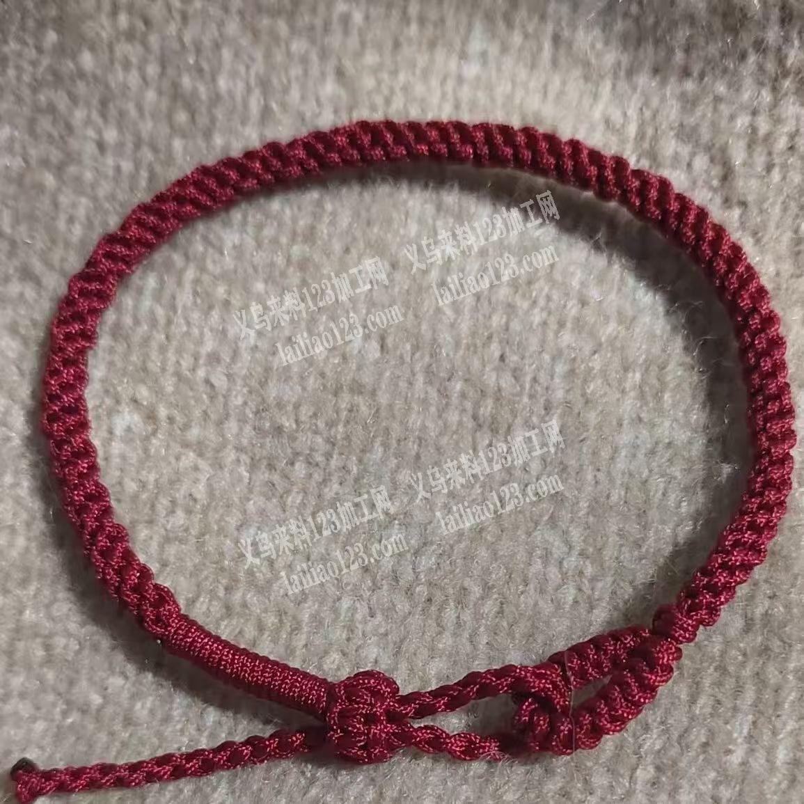 长期有《发外地做》编织打结的手工活。