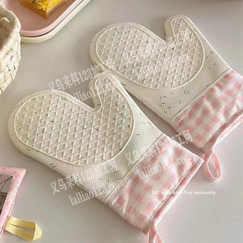 缝纫外发加工，如图，寻找专业做手套车内胆