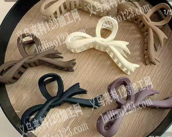 大量抓夹喷漆外发加工，如图，寻找喷漆的加