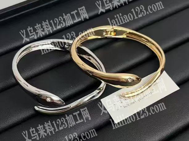 有大量不锈钢手镯订单，如图类似的，量大，