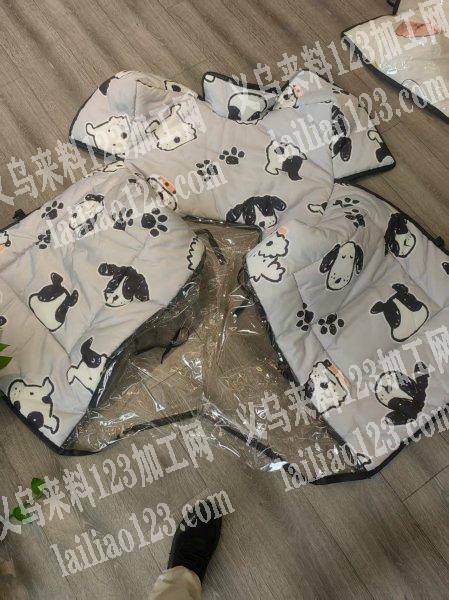 《常年有订单外发》。如图。寻找车缝的加工厂，