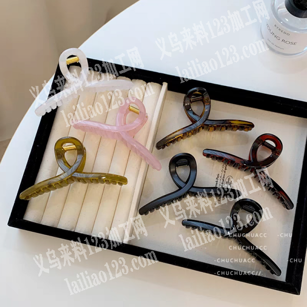 本厂喷漆加工范围有（合金烤漆 铁艺 摆件 塑料发夹等头头箍）