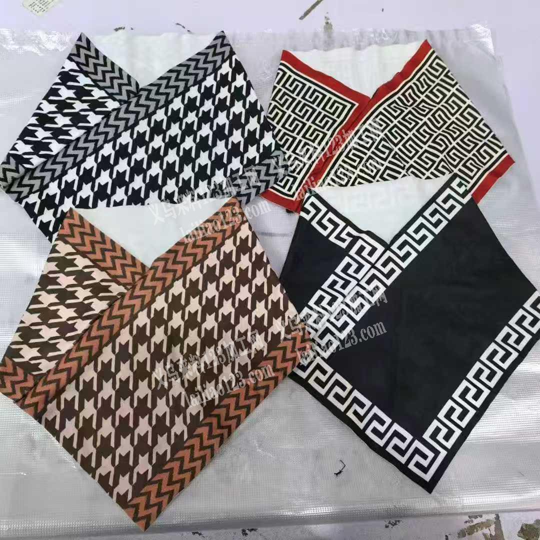 采购如图围巾，。找现货，有货的联系详谈微